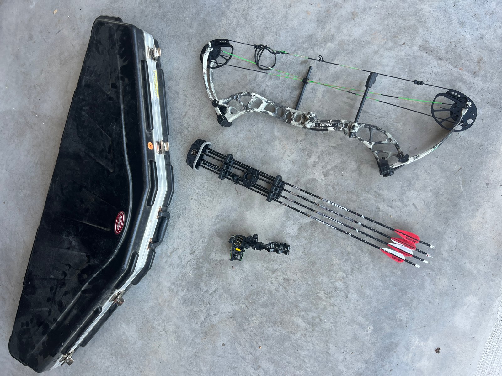 Bear Enticer Compound with case